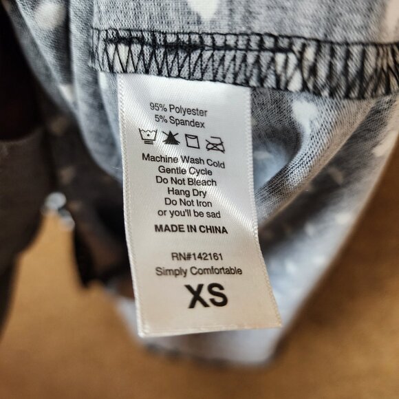 NWT LuLaRoe Perfect T-Shirt Irma S/S Top XS Black/White Polka Dots High-Low - Picture 8 of 9